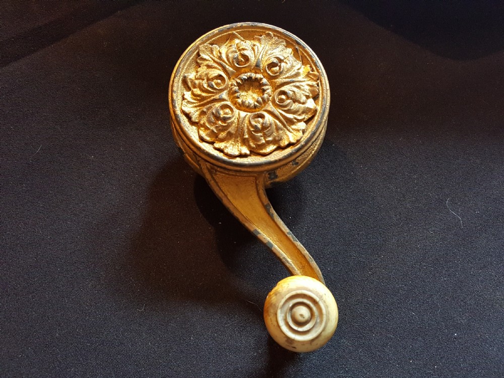 sa096 ornate georgian brass horn bell ringer