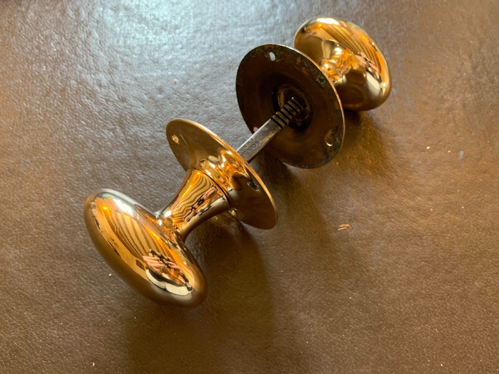sa083 one pair of bronze victorian oval door knobs